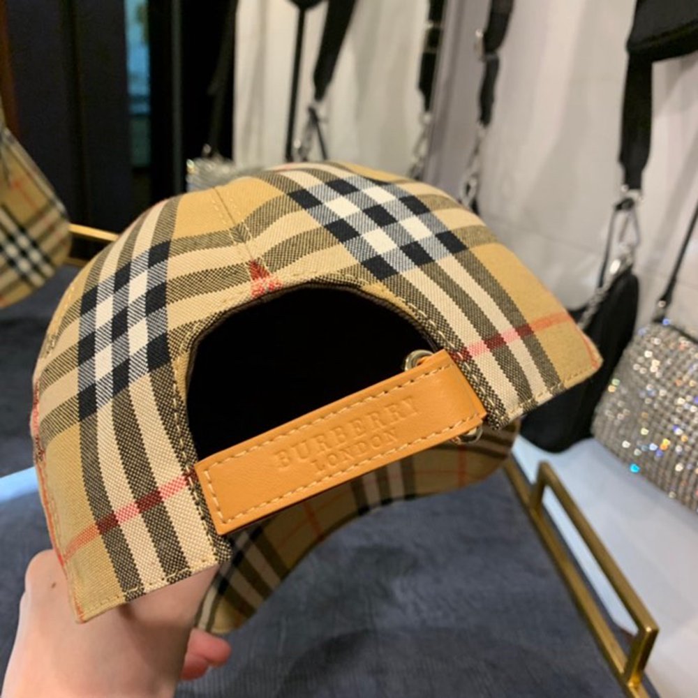 B**rry hat